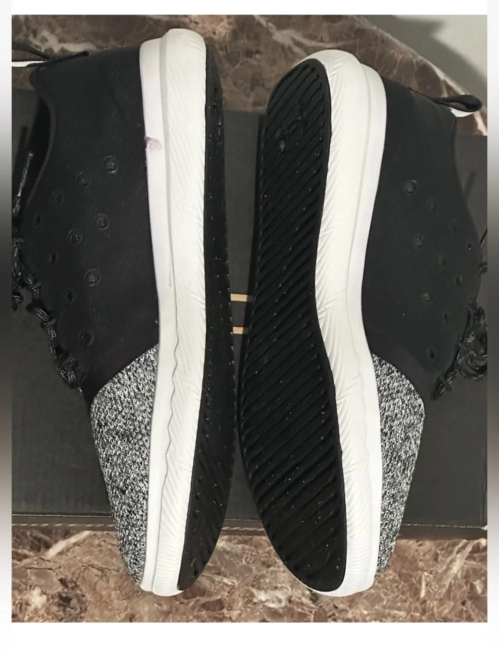 Under Armour Womens Charged Gray/Black Shoes Sneakers Sz 5.5